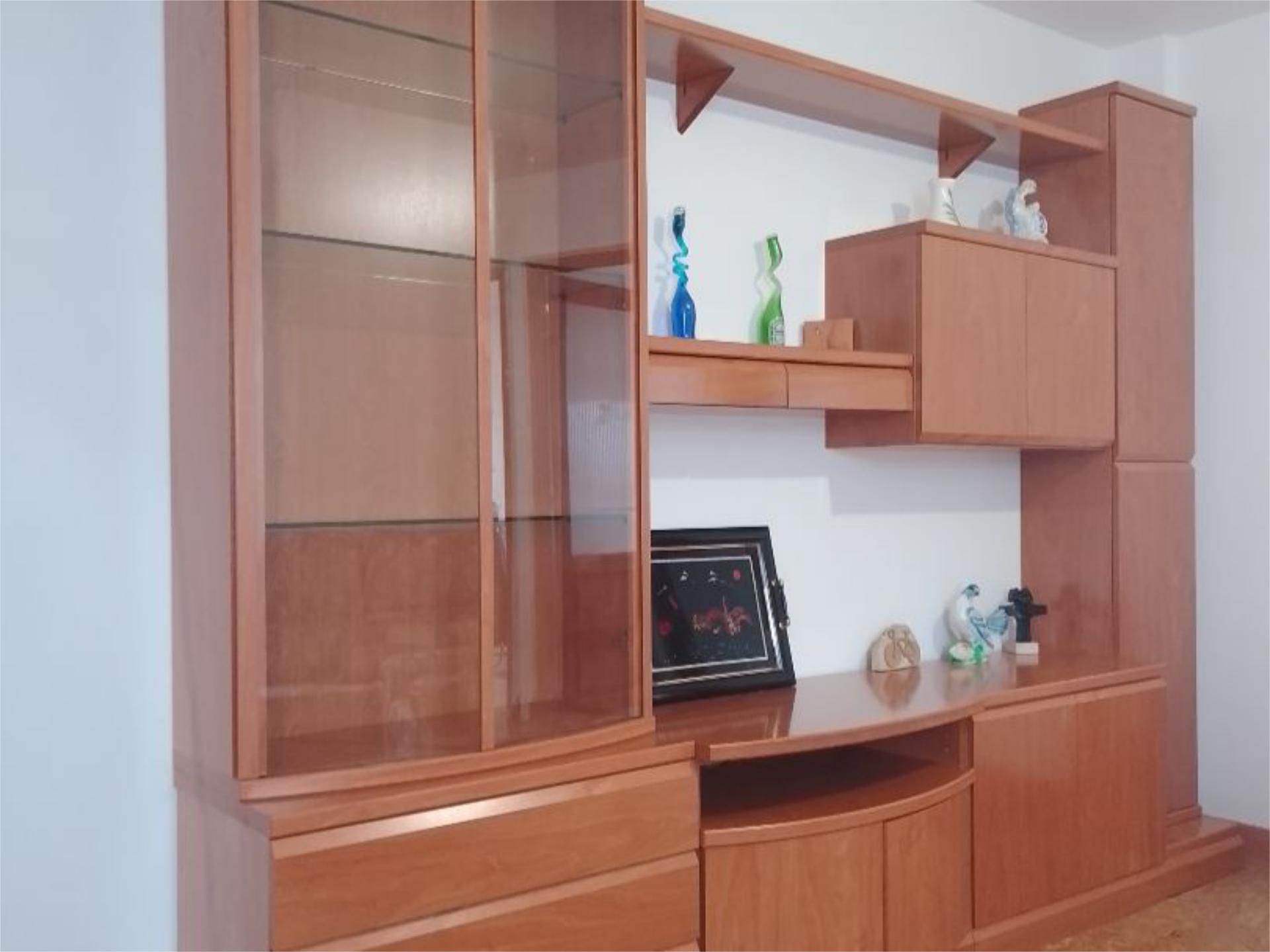 Sala d'estar de Pis per a compartir en A Coruña Capital  amb Calefacció, Parquet i Moblat