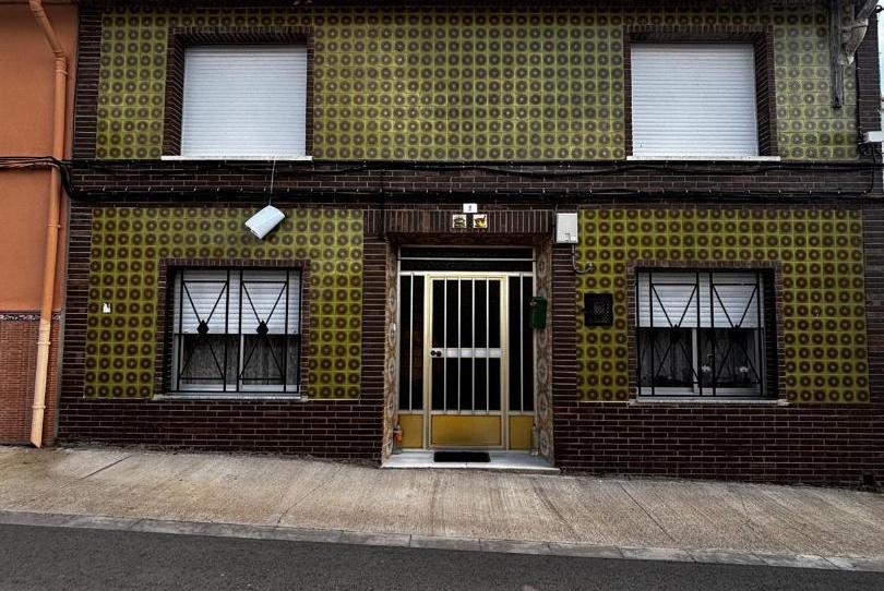 Foto 1 de Casa adosada en venda a Calle Calvario, 8, Fuenterrobles, Valencia