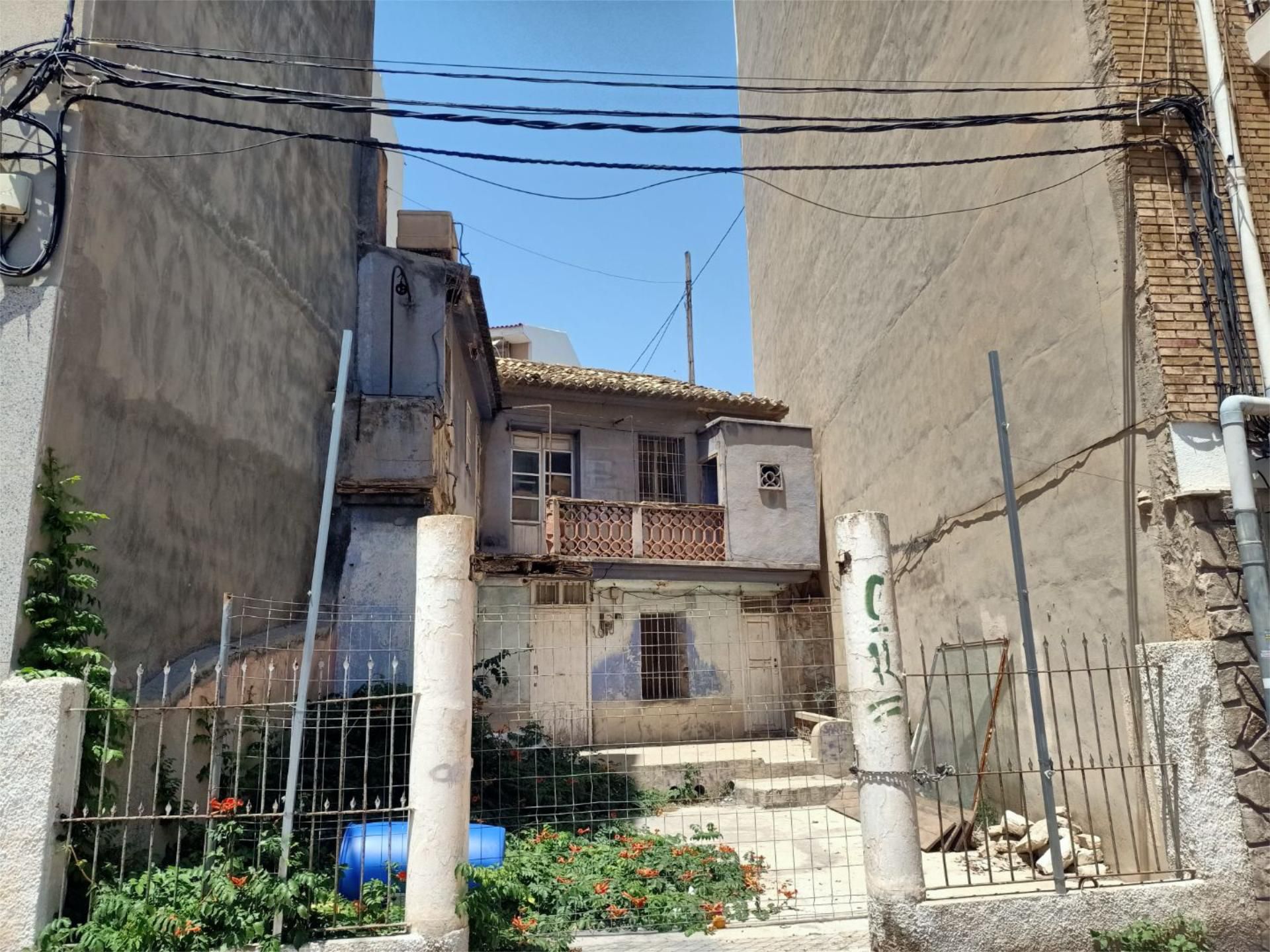 Vista exterior de Casa o xalet en venda en Villajoyosa / La Vila Joiosa amb Jardí privat, Terrassa i Traster