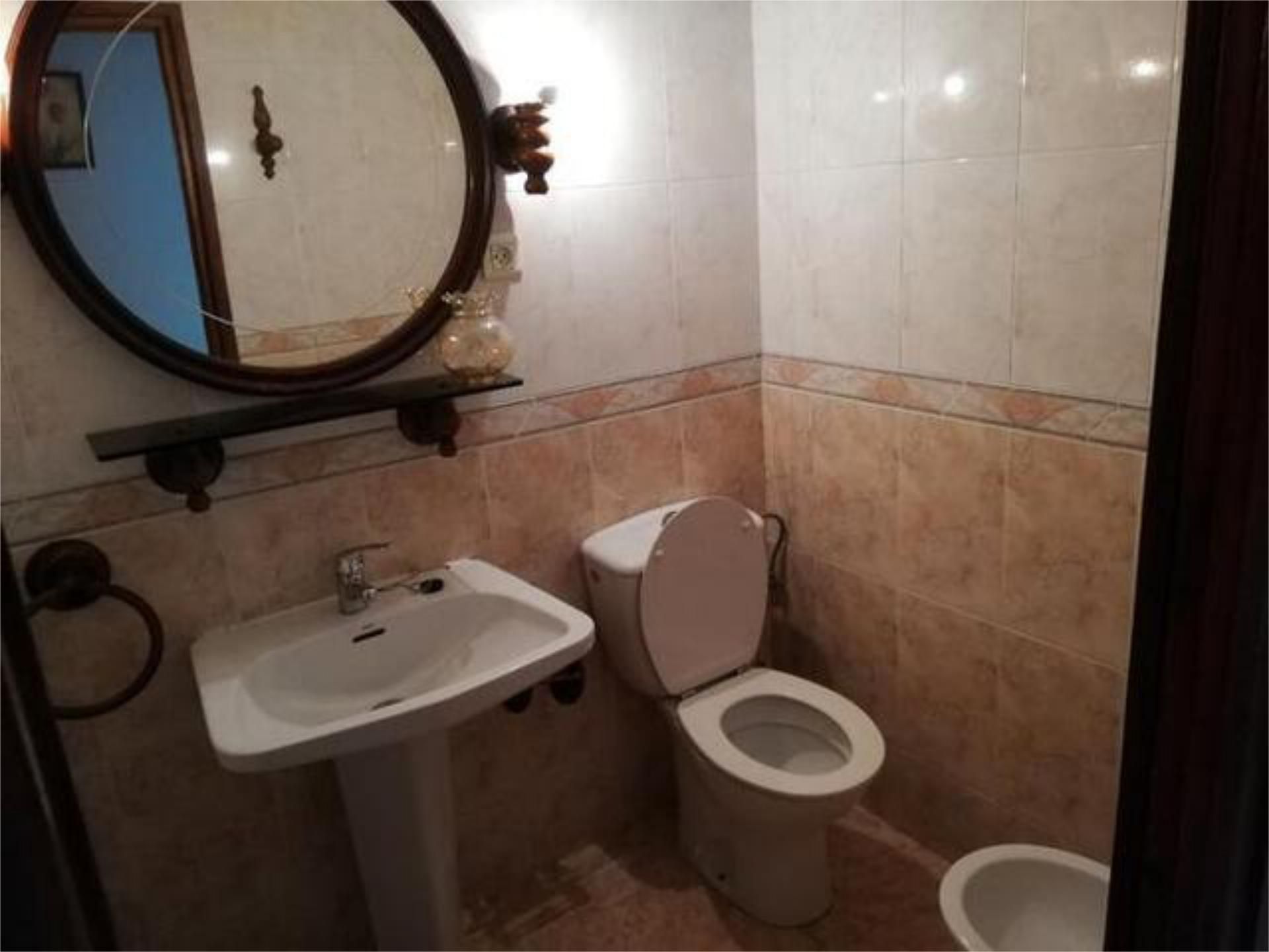 Bathroom of Flat to rent in  Huelva Capital
