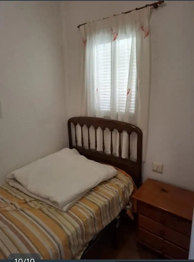 Erdgeschoss zur Miete in Carrer de Montanejos, 4, El Cabanyal - El Canyamelar Schlafzimmer von Erdgeschoss zur Miete in Valencia mit Terrasse, Möbliert und Ofen