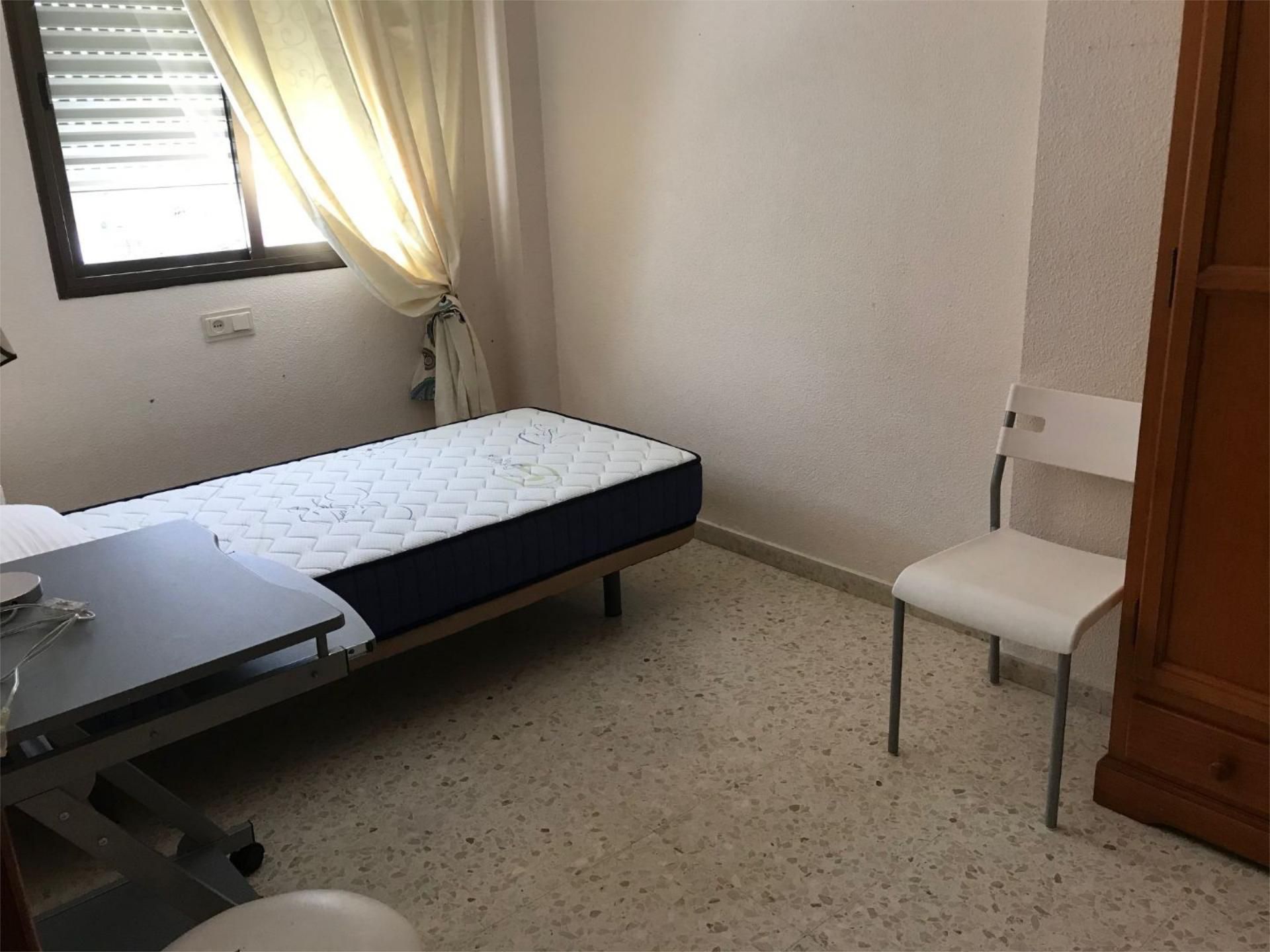 Dormitori de Pis per a compartir en  Huelva Capital amb Moblat