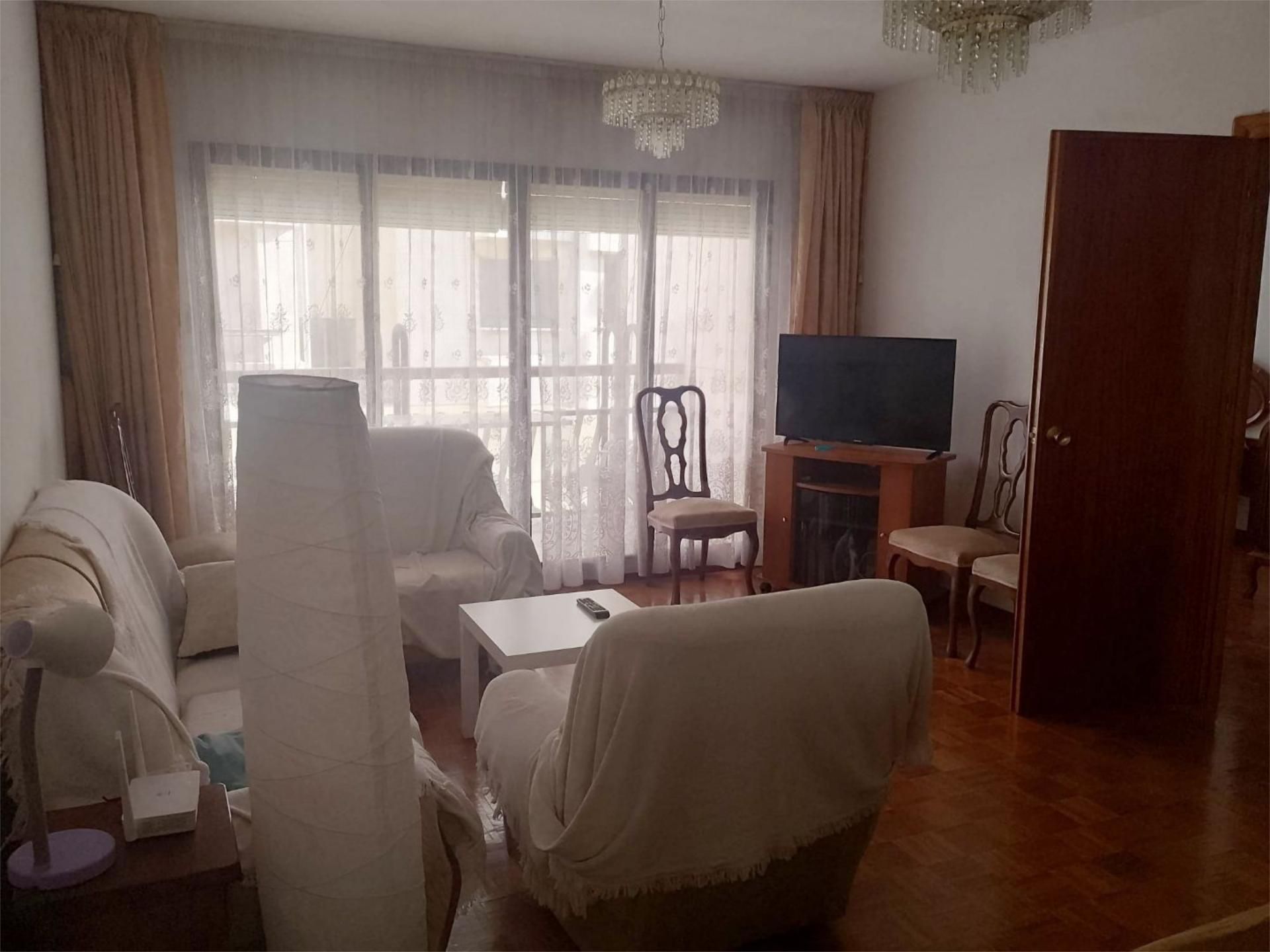 Sala d'estar de Pis de lloguer en Cuenca Capital amb Calefacció, Parquet i Terrassa