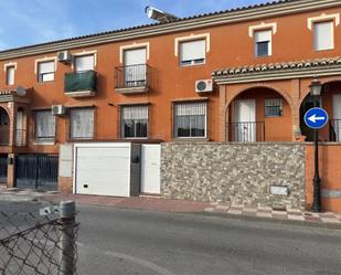 Vista exterior de Pis en venda en Cúllar Vega amb Aire condicionat i Balcó