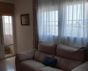 Sala d'estar de Pis en venda en  Sevilla Capital amb Aire condicionat, Calefacció i Jardí privat