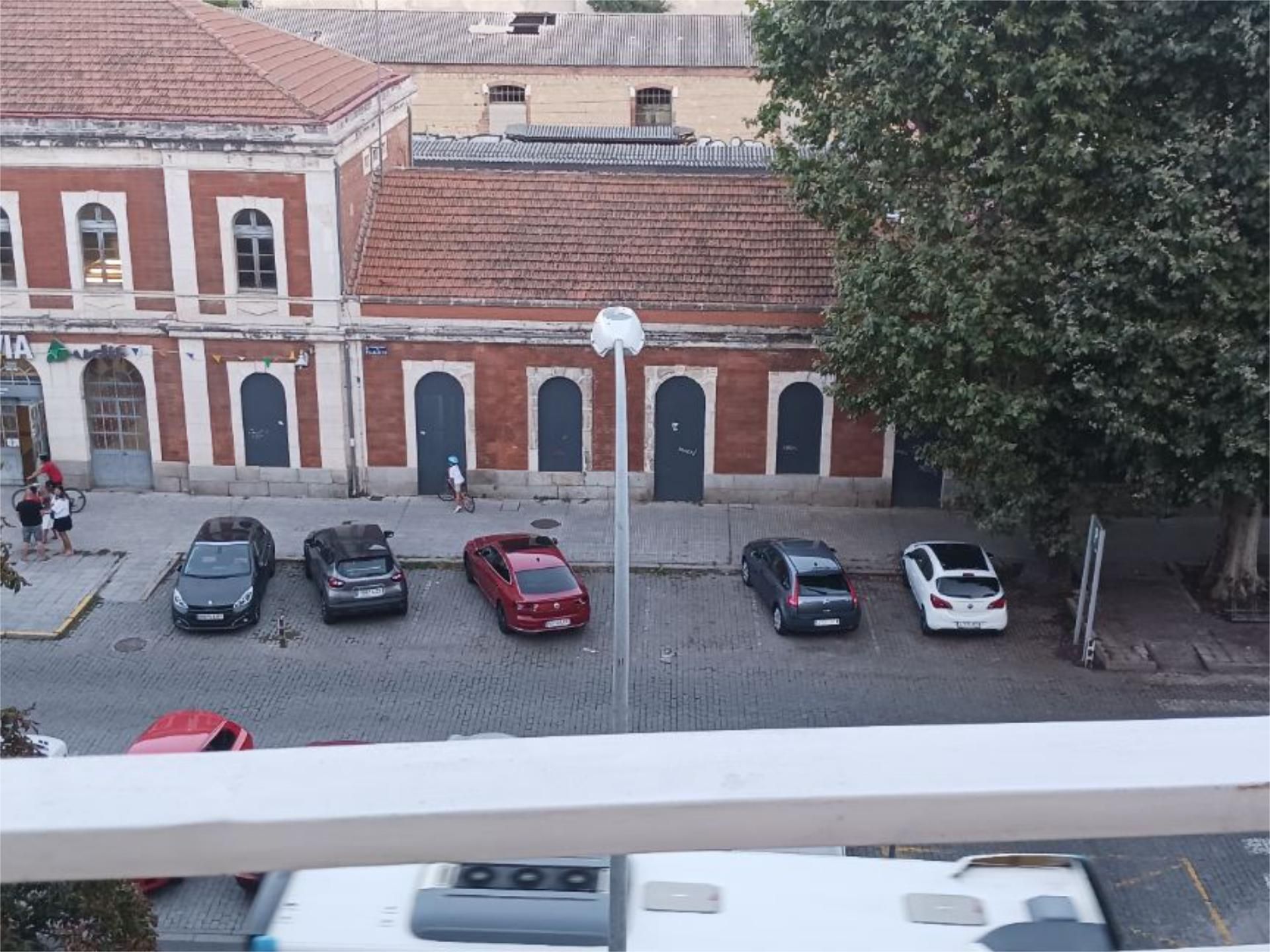 Aparcament de Pis de lloguer en Segovia Capital amb Calefacció, Terrassa i Moblat
