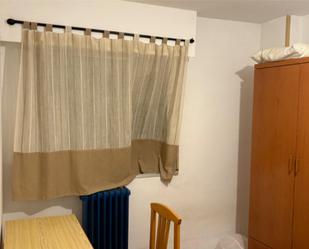 Bedroom of Flat to share in  Zaragoza Capital  with Heating, Furnished and Balcony