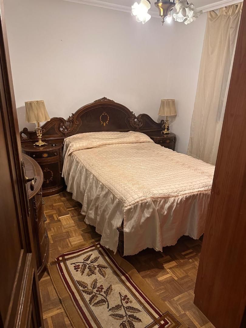 Dormitori de Pis de lloguer en La Bañeza  amb Parquet, Moblat i Forn
