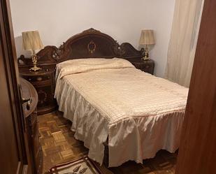 Bedroom of Flat to rent in La Bañeza   with Parquet flooring, Furnished and Oven