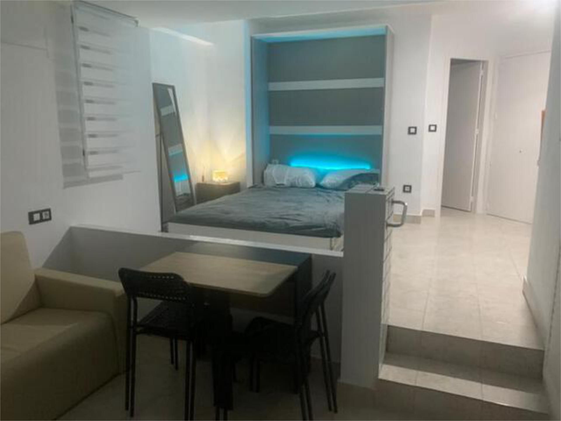 Dormitori de Apartament en venda en La Manga del Mar Menor amb Terrassa