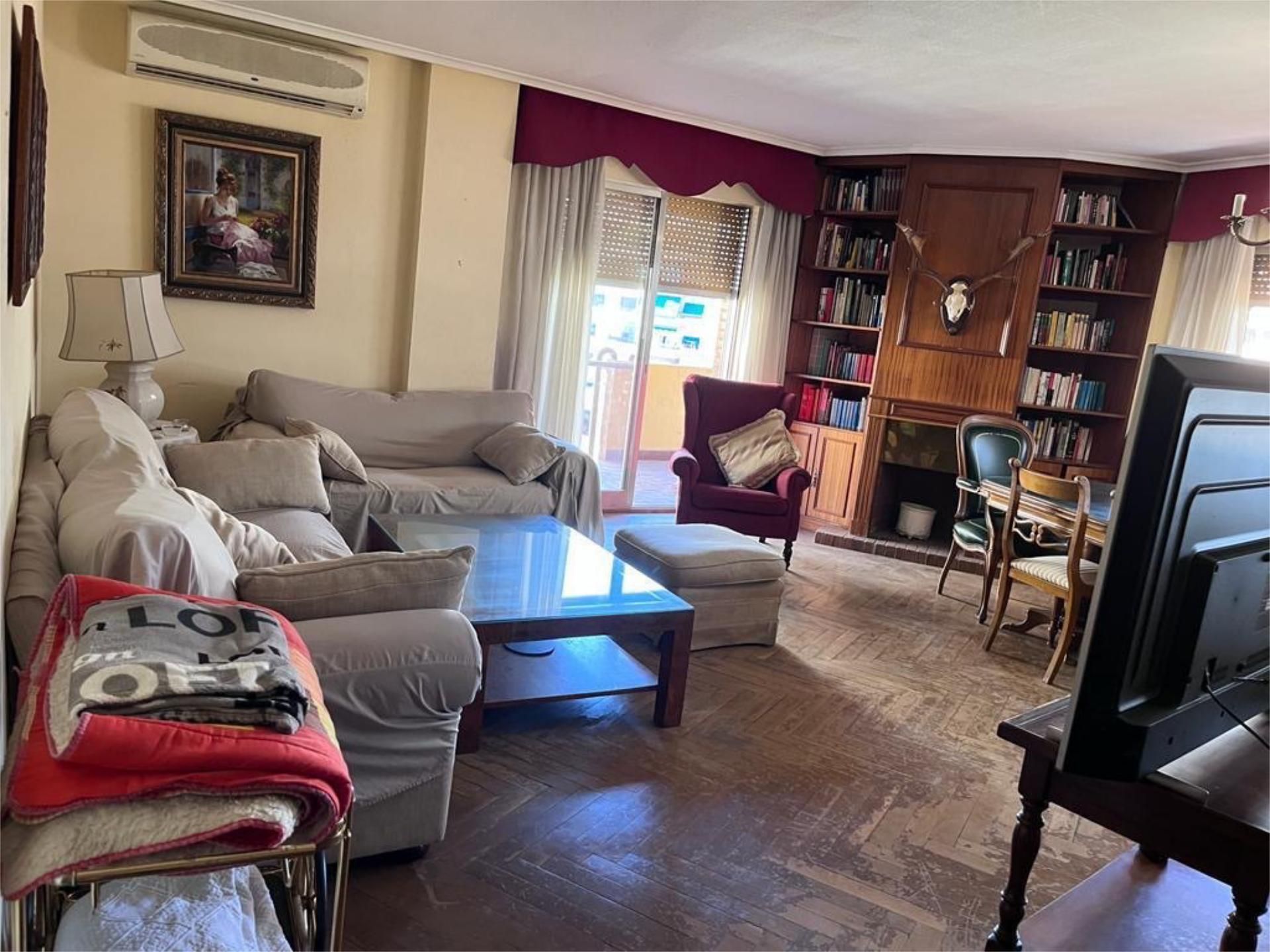 Living room of Flat to share in Cáceres Capital  with Air Conditioner, Heating and Terrace
