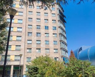 Vista exterior de Pis en venda en Vigo  amb Calefacció, Traster i Moblat