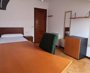 Bedroom of Flat to rent in Santiago de Compostela   with Heating and Furnished