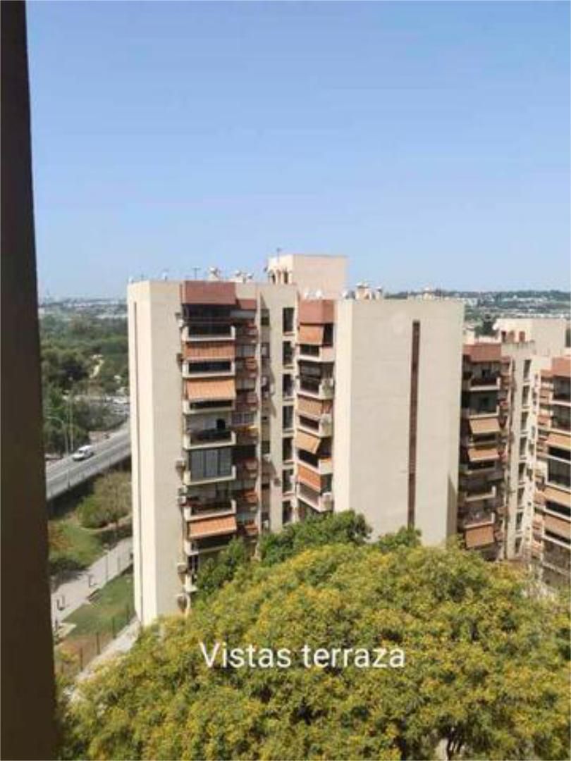 Exterior view of Flat for sale in  Sevilla Capital  with Private garden, Terrace and Storage room