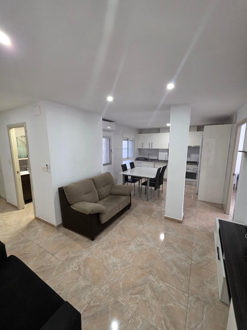 Flat to rent in  Granada Capital  with Air Conditioner and Balcony