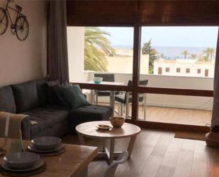 Sala d'estar de Casa o xalet en venda en Roquetas de Mar amb Calefacció, Jardí privat i Terrassa