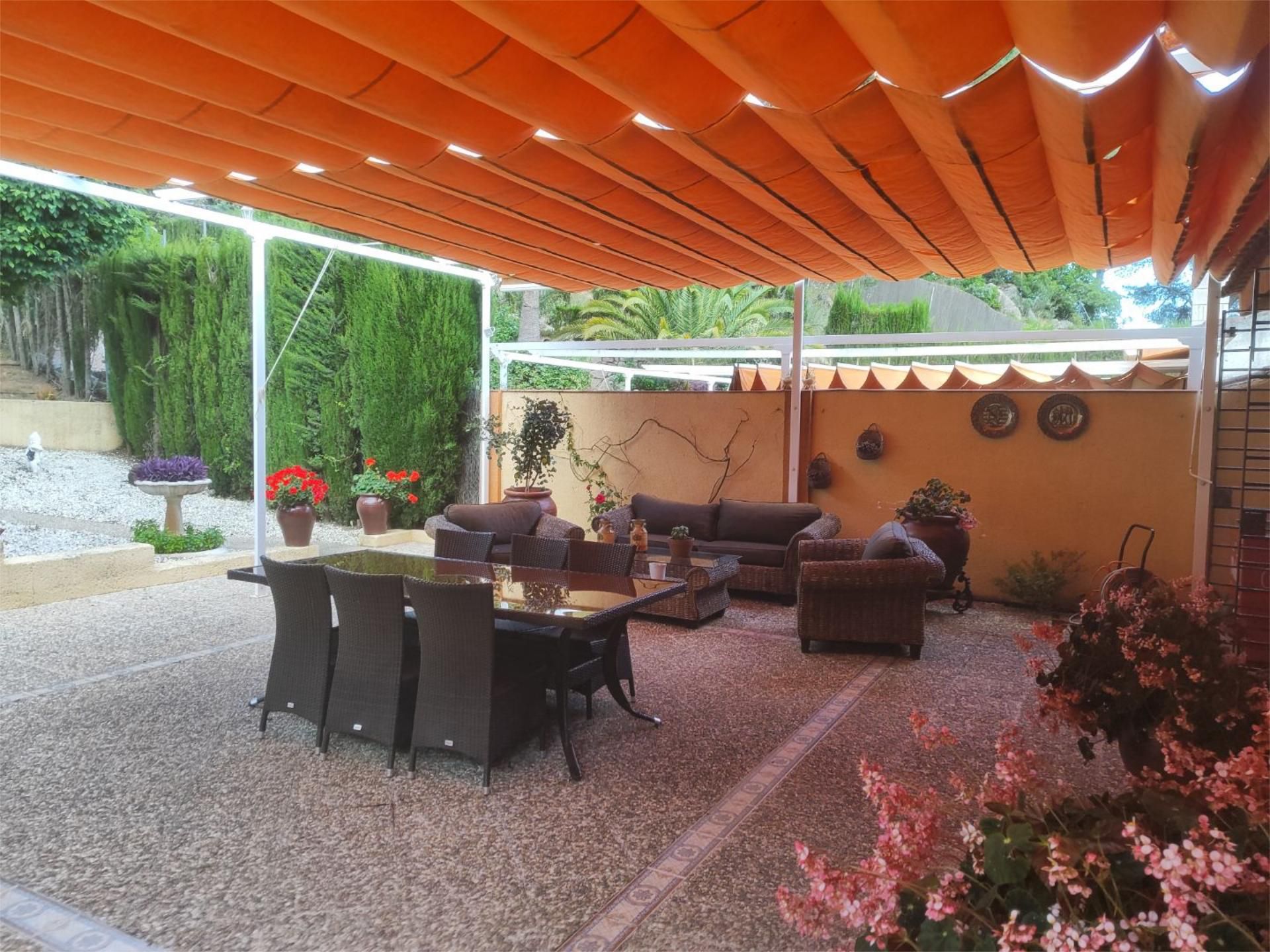 Terraza de Casa o chalet en venta en  Córdoba Capital con Aire acondicionado, Calefacción y Jardín privado