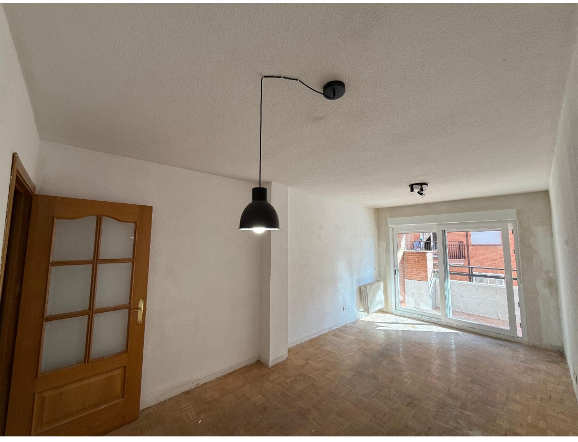 Sala d'estar de Pis en venda en San Sebastián de los Reyes amb Terrassa