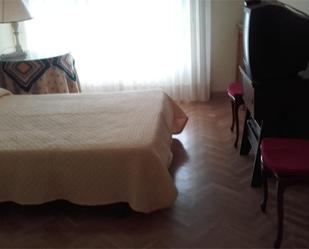Bedroom of Flat to share in Boadilla del Monte  with Heating, Parquet flooring and Terrace