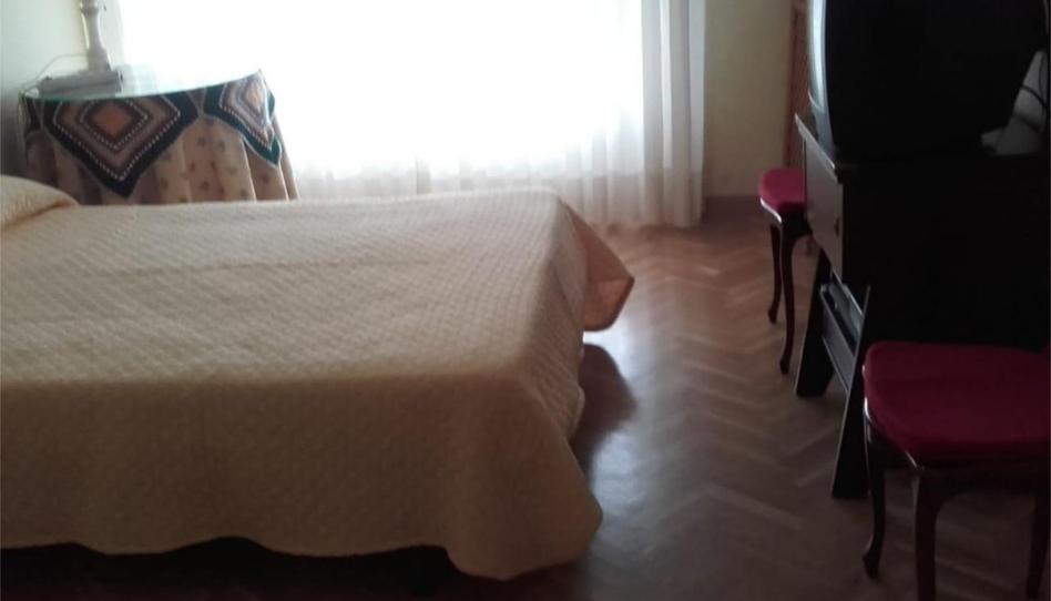 Photo 1 of Flat to share in Calle de Los Mártires, 18, Casco Antiguo, Madrid