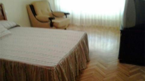 Photo 2 of Flat to share in Calle de Los Mártires, 18, Casco Antiguo, Madrid