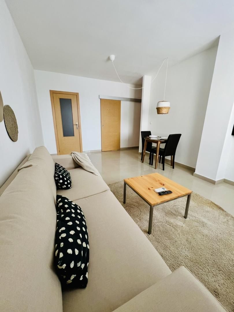 Sala d'estar de Pis de lloguer en Churriana de la Vega amb Aire condicionat, Calefacció i Parquet