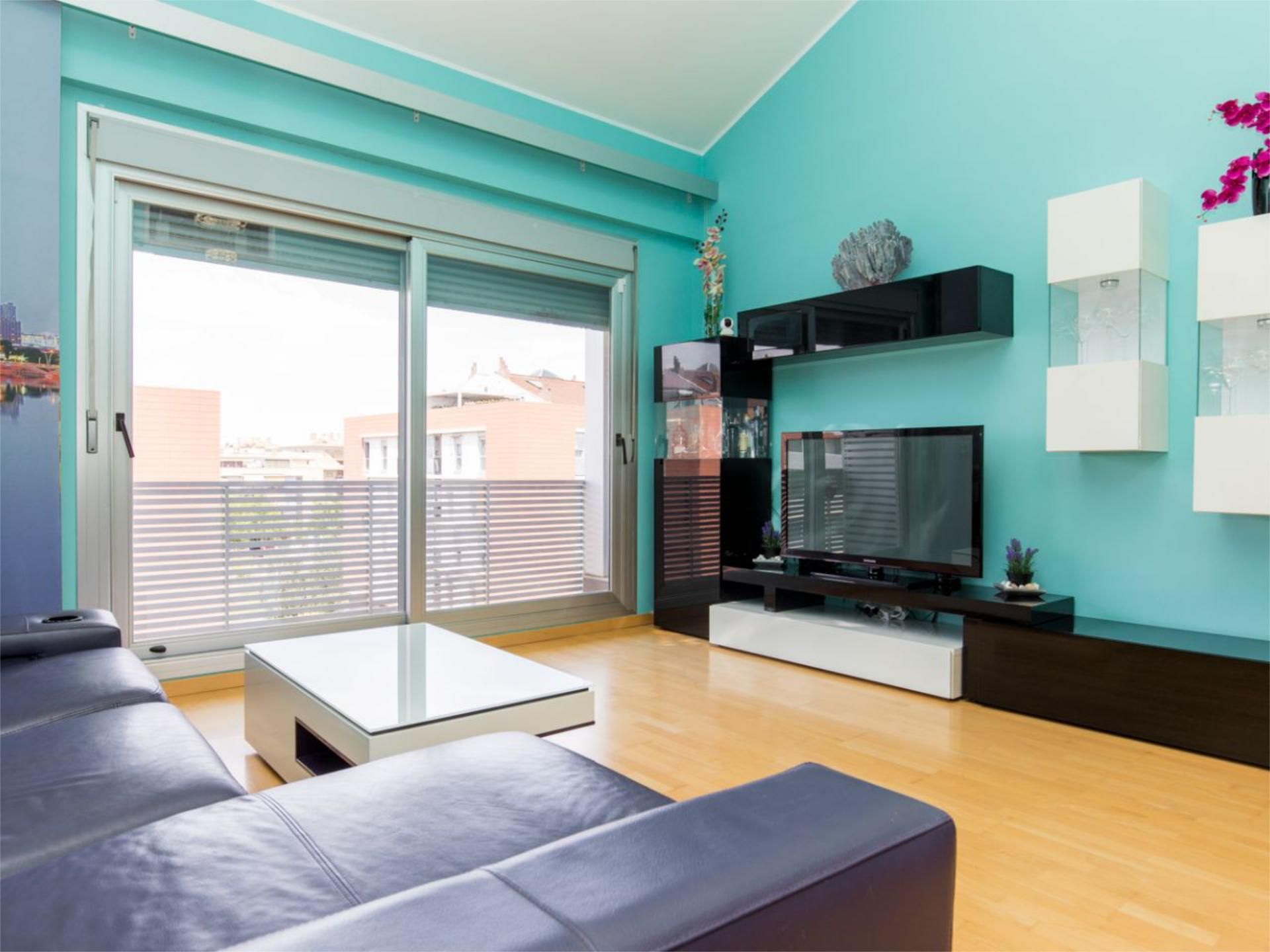 Living room of Flat for sale in  Zaragoza Capital  with Air Conditioner, Terrace and Swimming Pool
