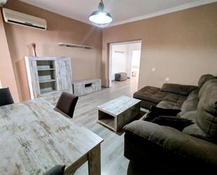 Sala d'estar de Pis en venda en El Viso del Alcor amb Aire condicionat, Parquet i Terrassa