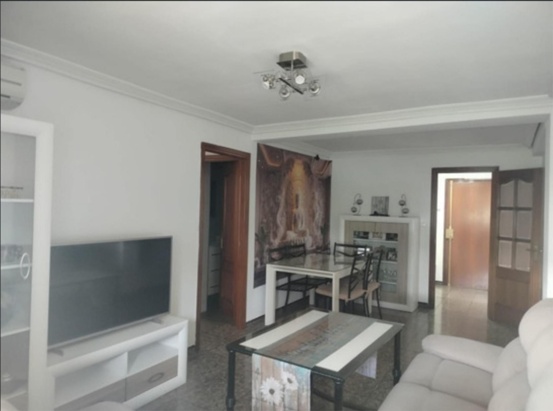 Sala d'estar de Pis de lloguer en Abanto y Ciérvana-Abanto Zierbena amb Aire condicionat, Traster i Moblat