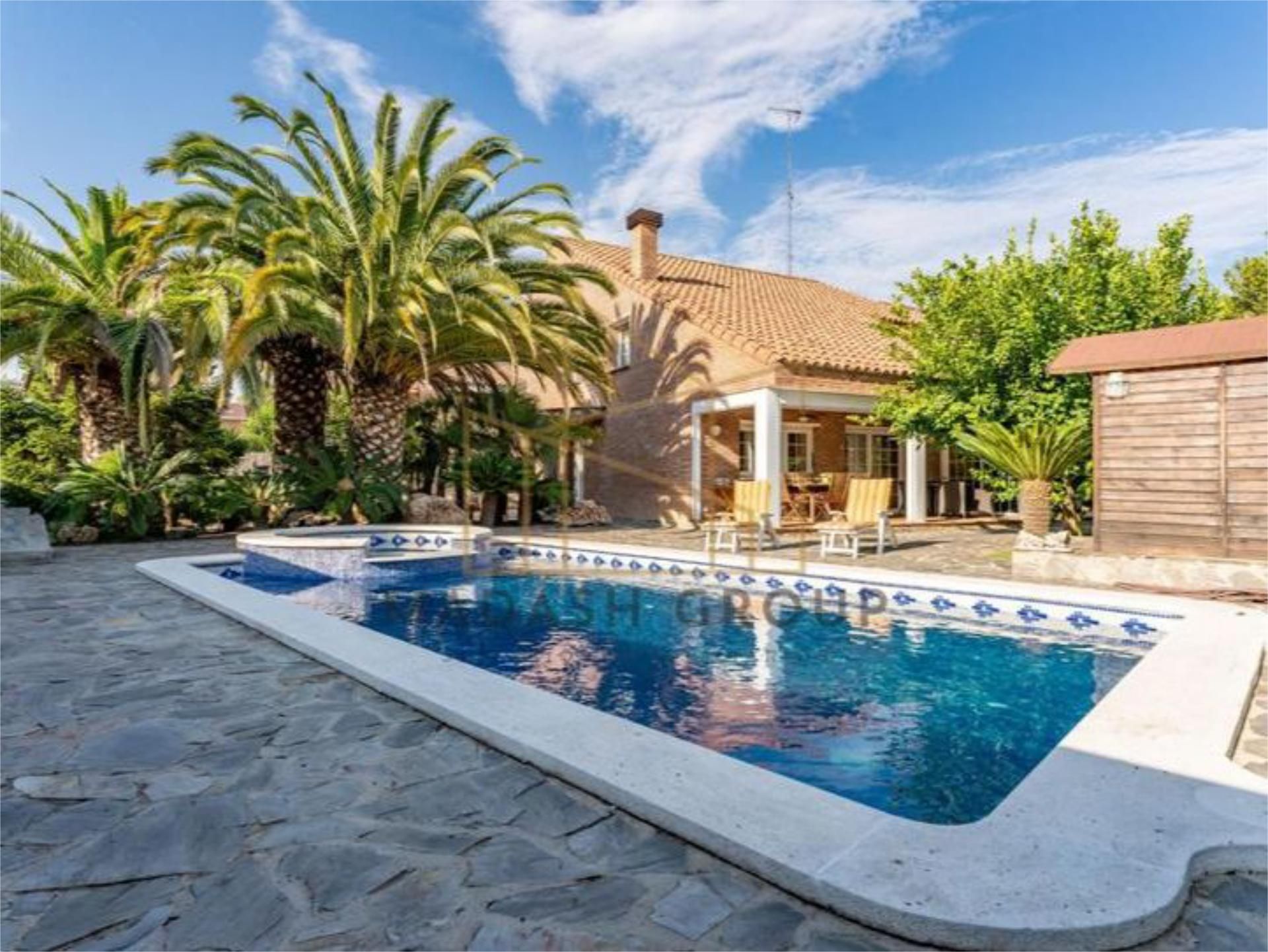 Exterior view of House or chalet for sale in  Tarragona Capital  with Air Conditioner, Terrace and Swimming Pool