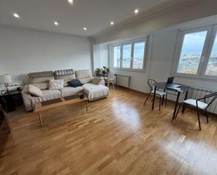 Sala d'estar de Pis en venda en A Coruña Capital  amb Calefacció, Parquet i Moblat