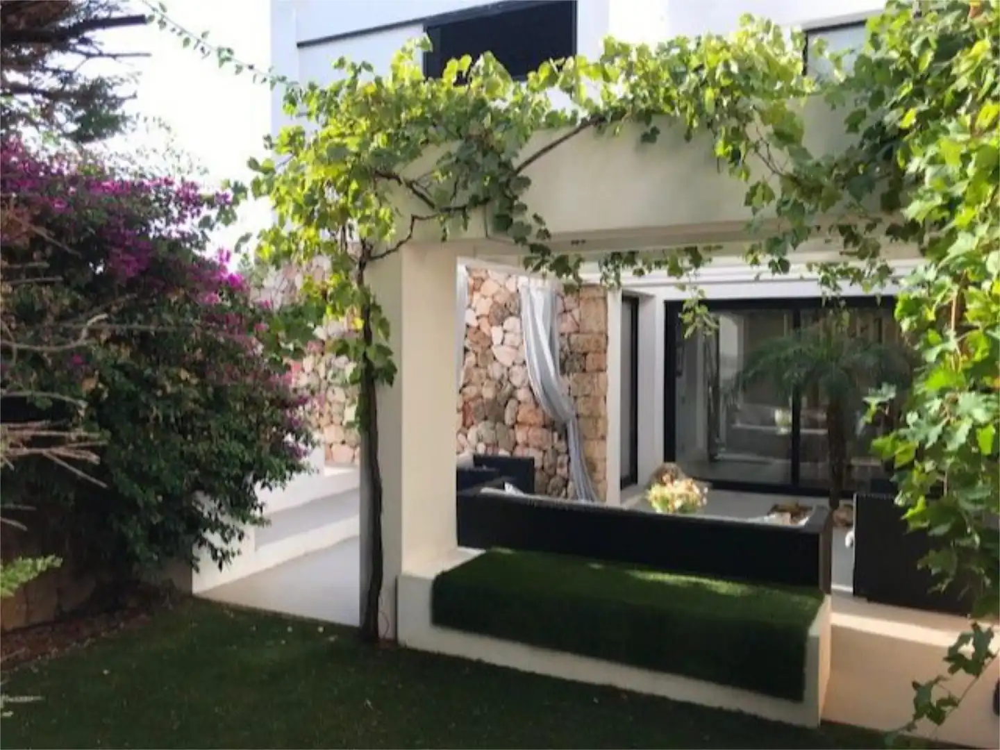 Wohnung zum Verkauf in Avinguda de sa Bassa, Cala Blanca Terrasse von Wohnung zum Verkauf in Ciutadella de Menorca mit Klimaanlage, Heizung und Privatgarten