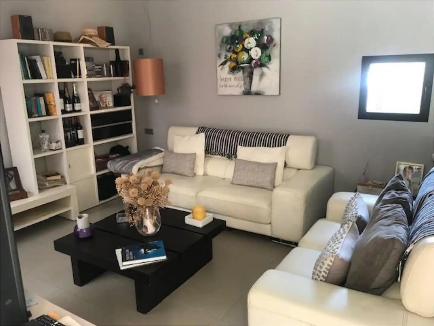 Wohnung zum Verkauf in Avinguda de sa Bassa, Cala Blanca Wohnzimmer von Wohnung zum Verkauf in Ciutadella de Menorca mit Klimaanlage, Heizung und Privatgarten