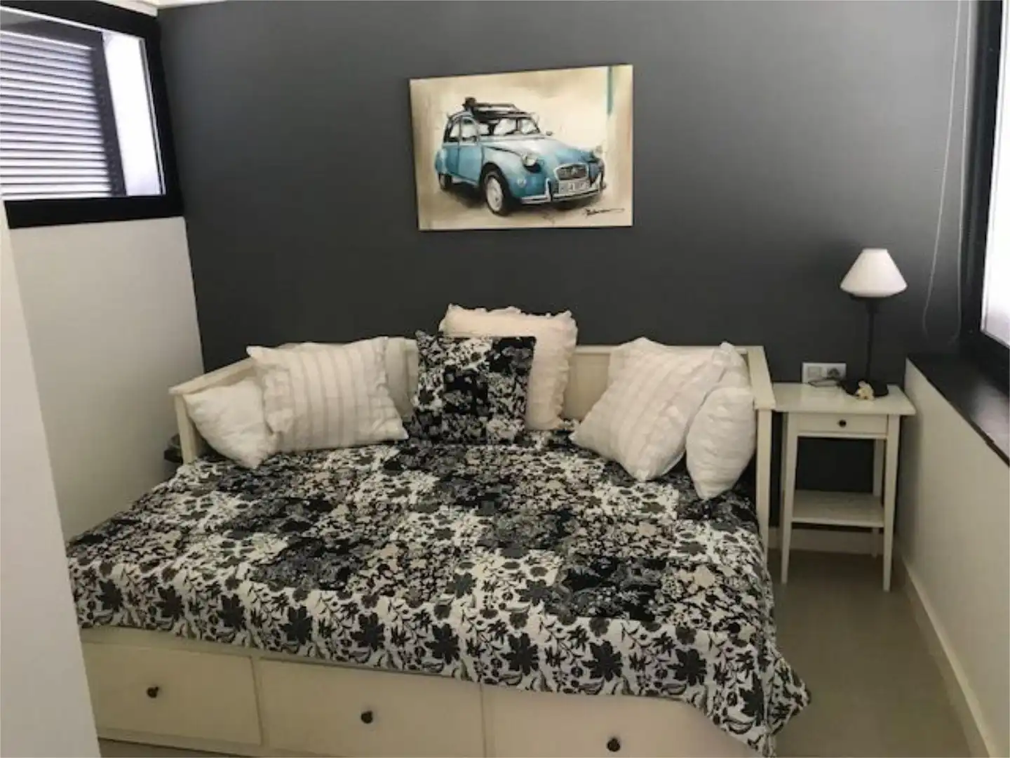 Wohnung zum Verkauf in Avinguda de sa Bassa, Cala Blanca Schlafzimmer von Wohnung zum Verkauf in Ciutadella de Menorca mit Klimaanlage, Heizung und Privatgarten