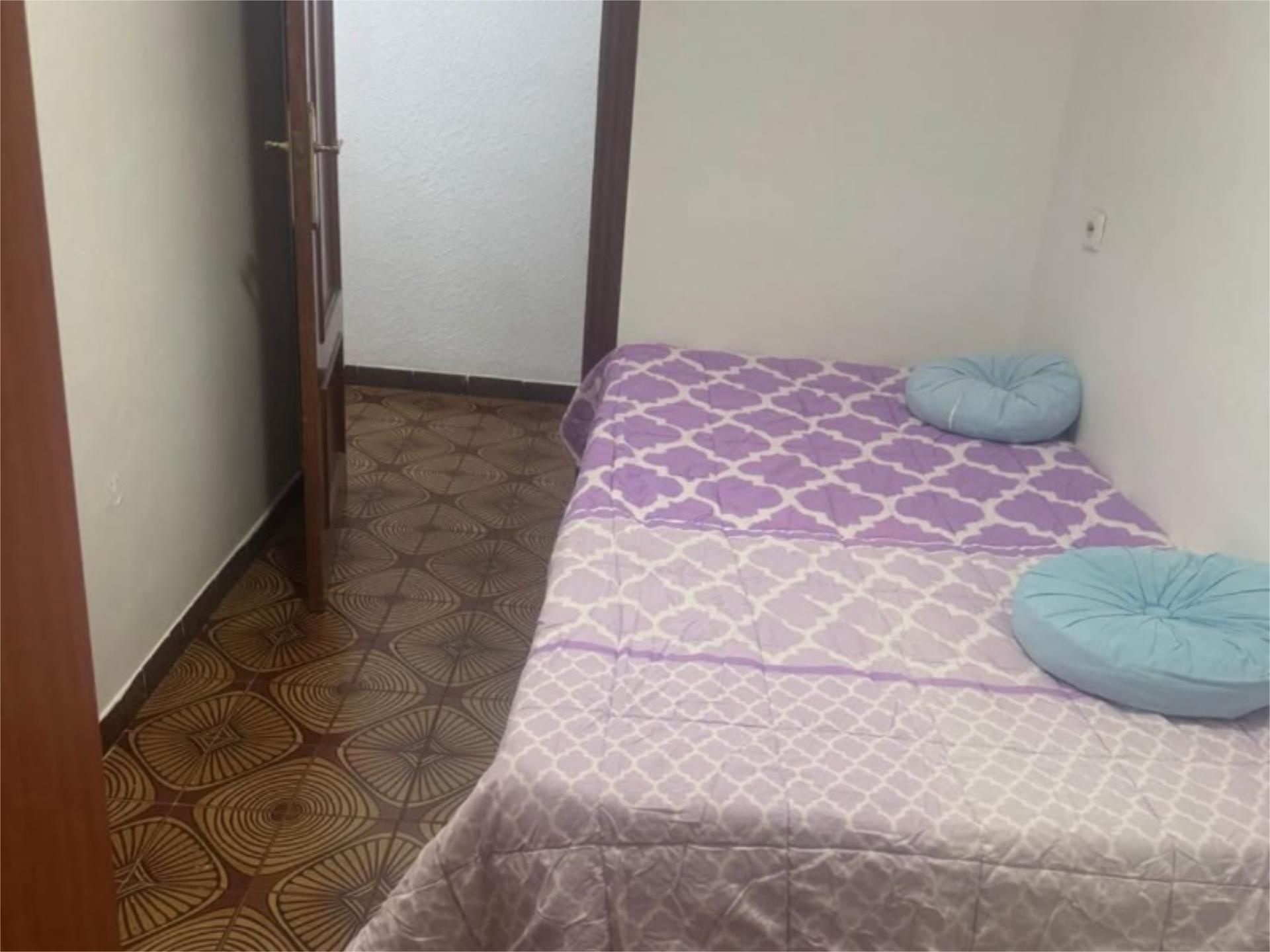 Dormitori de Pis per a compartir en L'Hospitalet de Llobregat amb Moblat i Balcó
