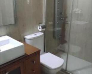 Bathroom of Flat to rent in  Sevilla Capital  with Terrace, Swimming Pool and Furnished