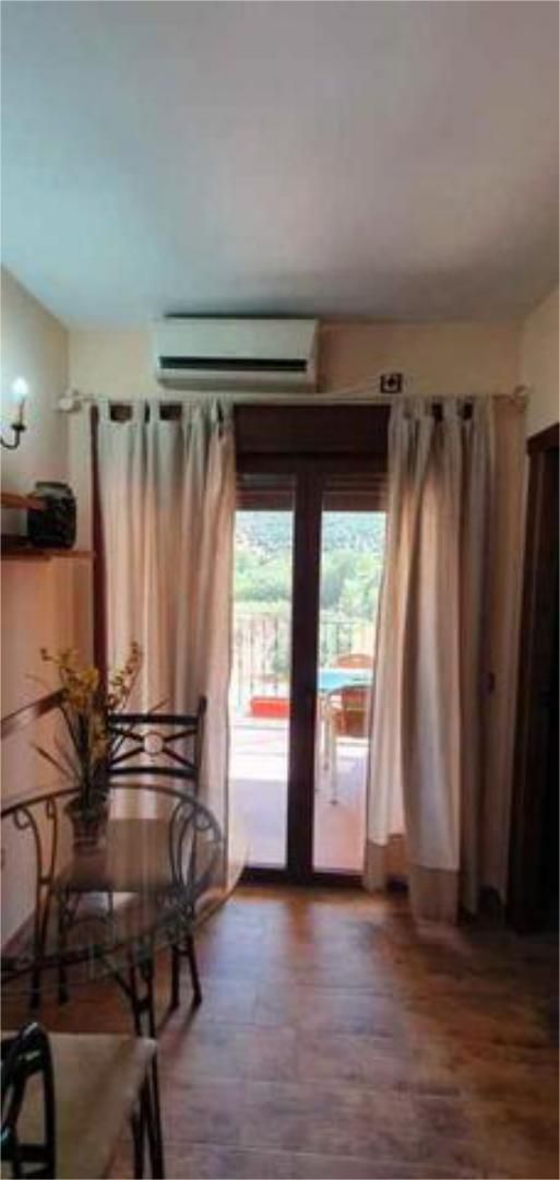 Apartament en venda a La Puerta de Segura Dormitori de Apartament en venda en La Puerta de Segura amb Calefacció i Moblat