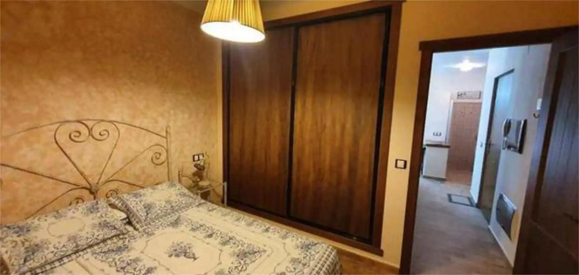 Apartamento en venta en La Puerta de Segura Habitación de Apartamento en venta en La Puerta de Segura con Calefacción y Amueblado