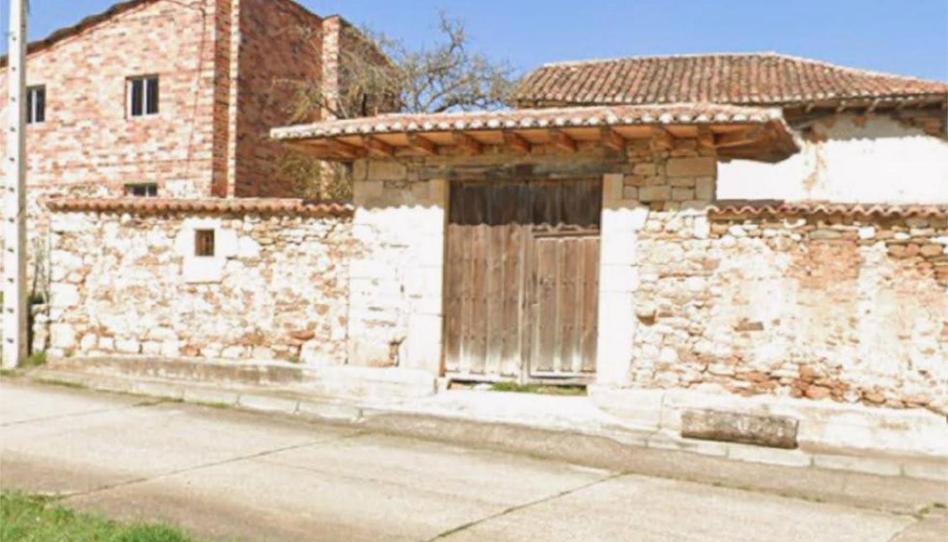 Foto 1 de Casa adosada en venda a Plaza Iglesia Pino, 13, Santibáñez de la Peña, Palencia