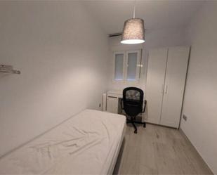 Bedroom of Flat to rent in  Granada Capital  with Heating, Terrace and Furnished