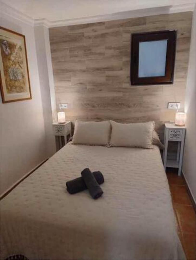 Habitación de Piso de alquiler en  Sevilla Capital con Calefacción y Amueblado