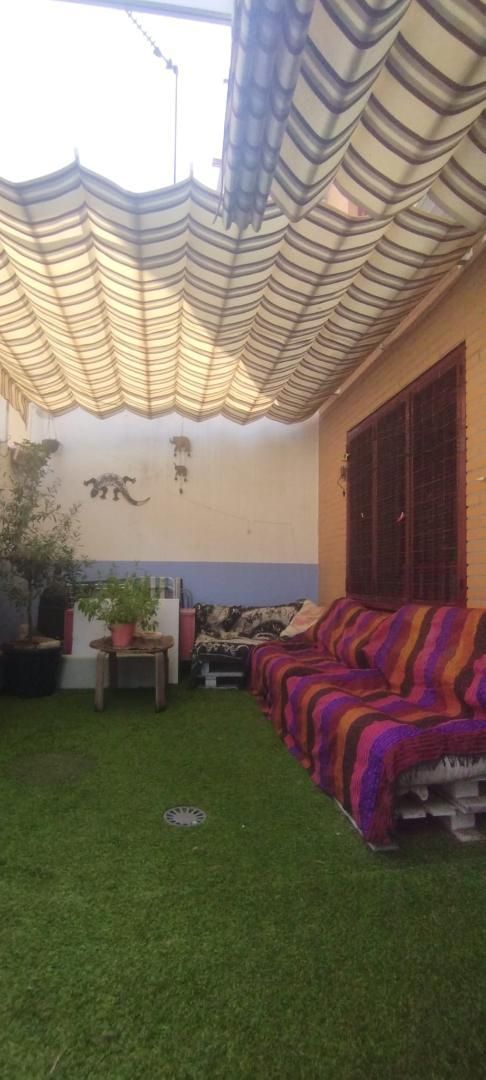 Sala d'estar de Pis en venda en  Madrid Capital amb Piscina