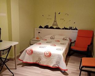 Bedroom of Flat to rent in Ferrol