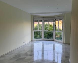 Exterior view of Flat to rent in  Sevilla Capital  with Air Conditioner, Heating and Private garden