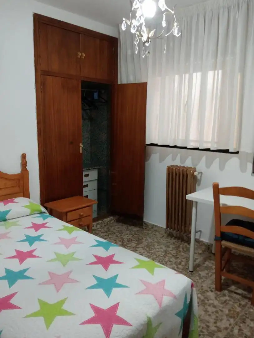 Habitación en Calle Méndez Núñez, 7, Camino de Ronda Habitación en Calle Méndez Núñez, 7, Camino de Ronda