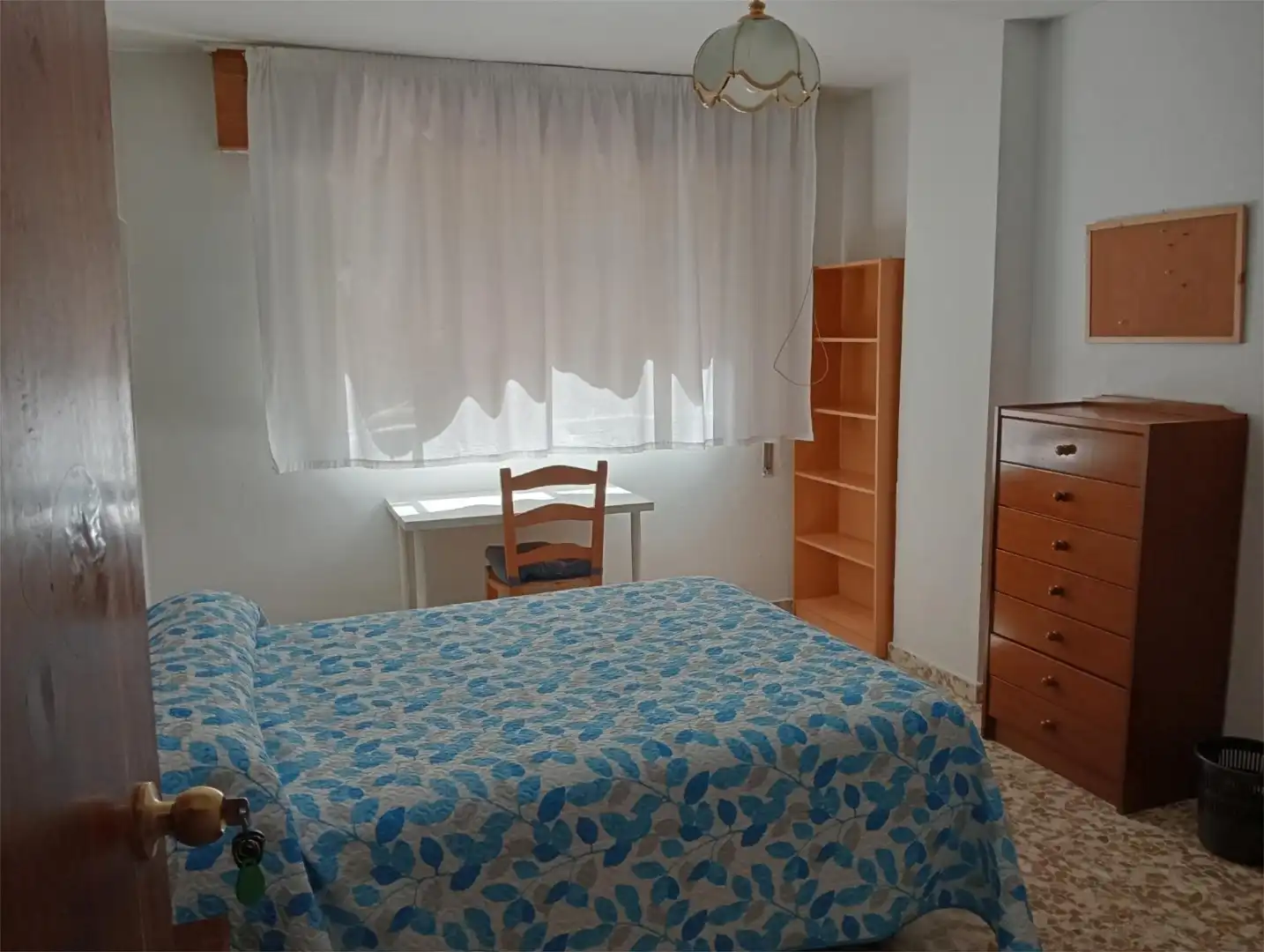 Habitación en Calle Méndez Núñez, 7, Camino de Ronda Habitación en Calle Méndez Núñez, 7, Camino de Ronda