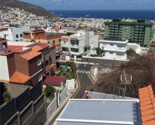 Vista exterior de Àtic de lloguer en  Santa Cruz de Tenerife Capital amb Terrassa