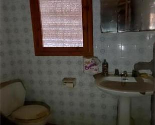 Bathroom of House or chalet for sale in Torrevelilla