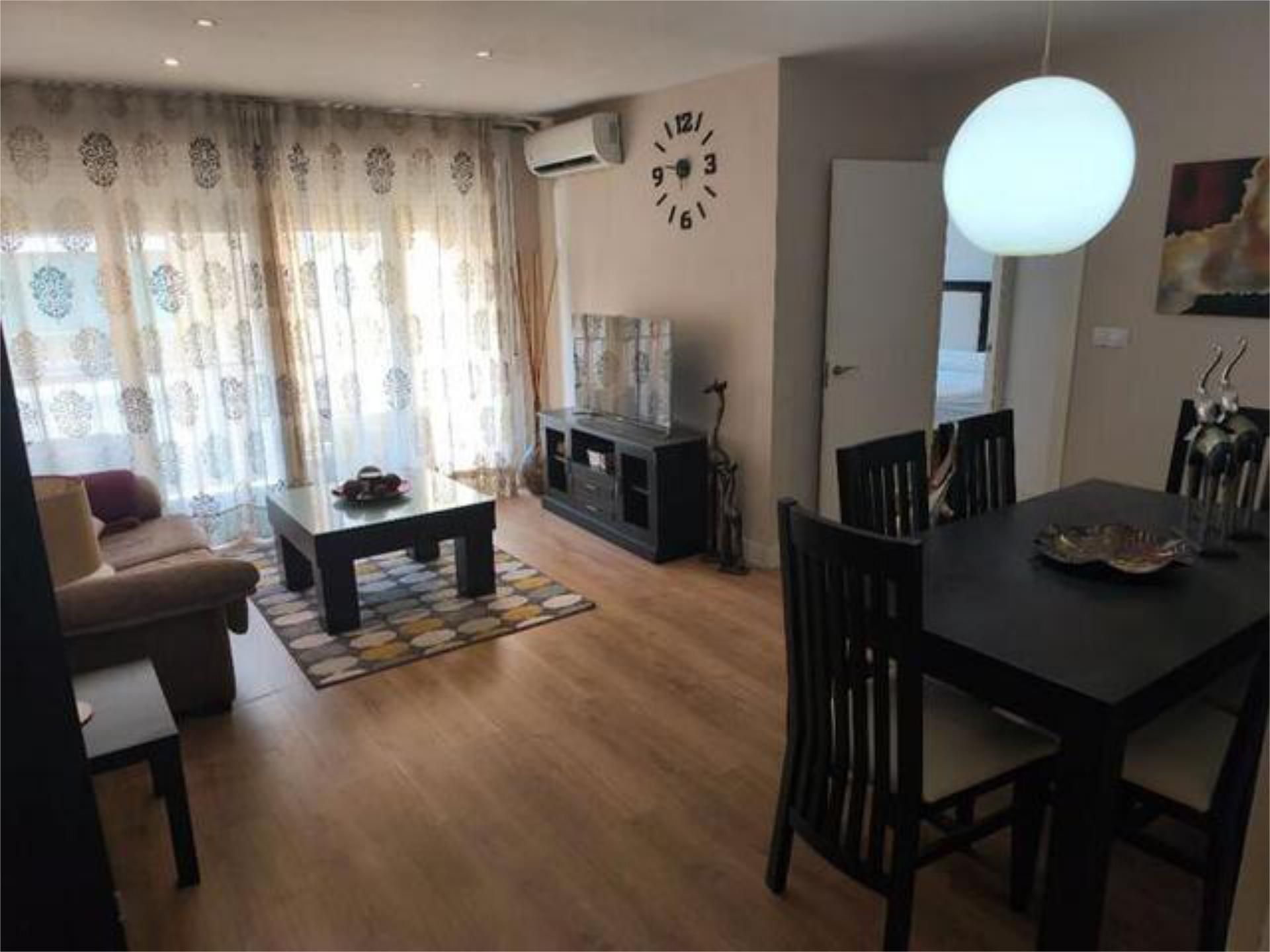Dormitori de Apartament de lloguer en Mérida amb Terrassa i Moblat
