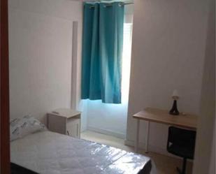 Bedroom of Flat to rent in  Sevilla Capital